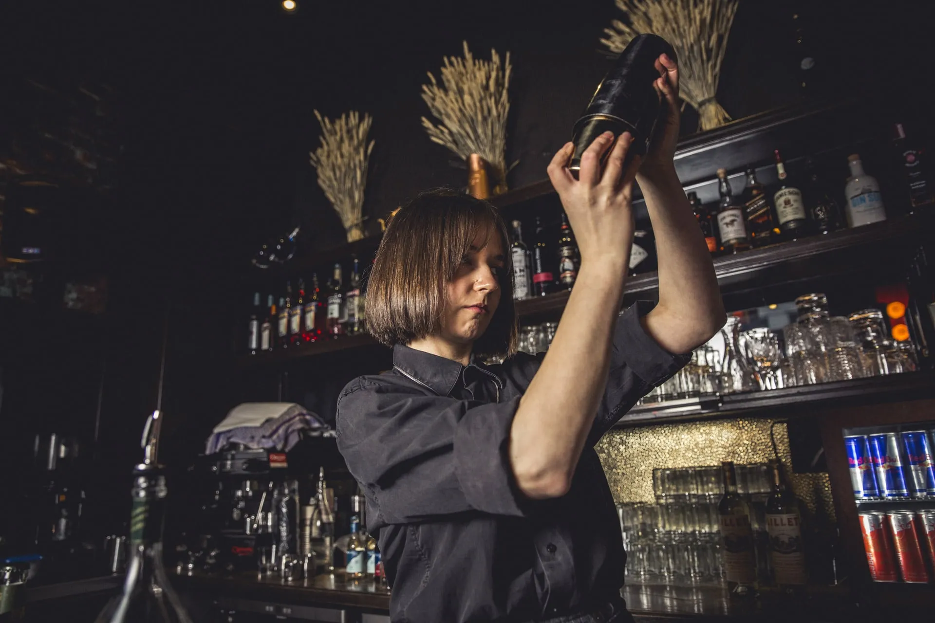 Cocktail-Zubereitung in der 100 GRAMM Bar