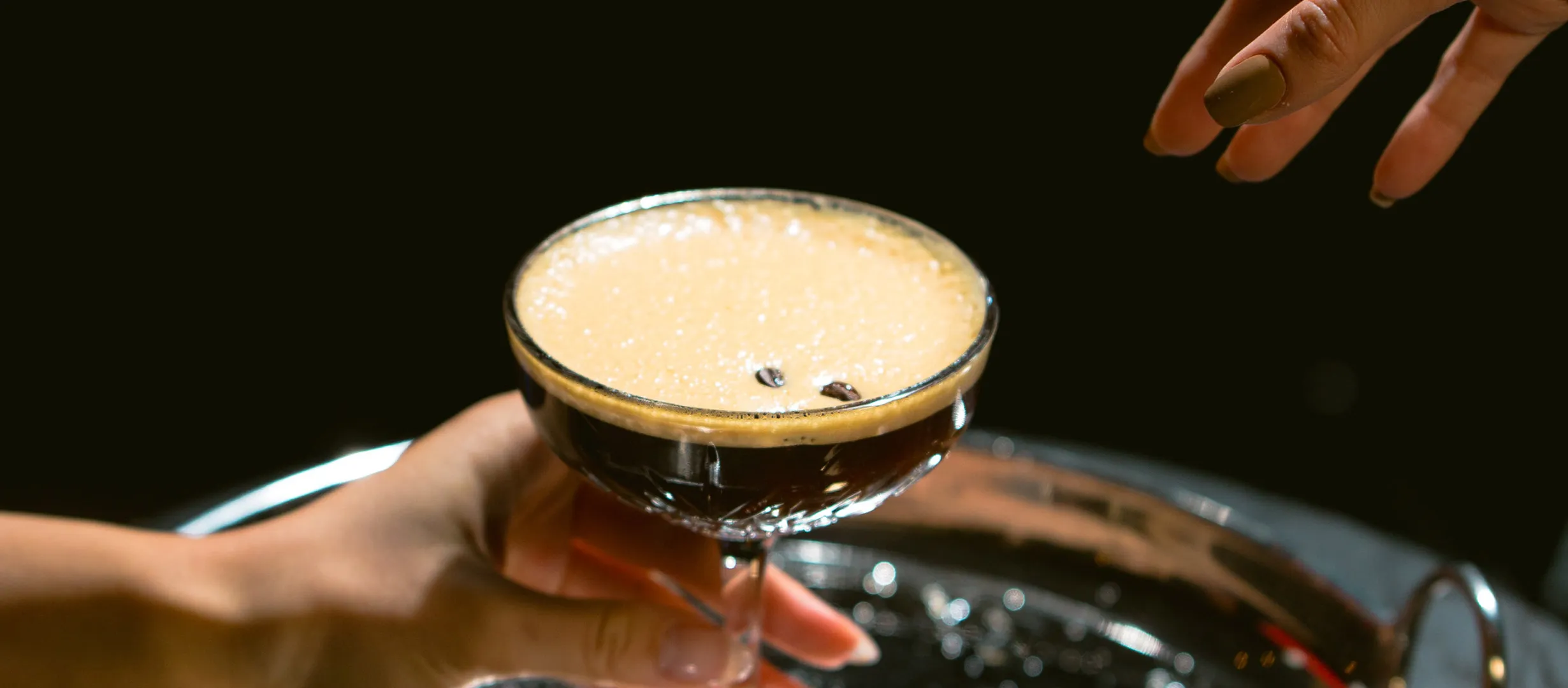Die 100 GRAMM Bar am Abend in Berlin-Mitte