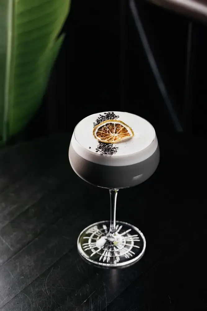 Abendstimmung und Cocktails in der 100 GRAMM Bar in Berlin-Mitte (1)