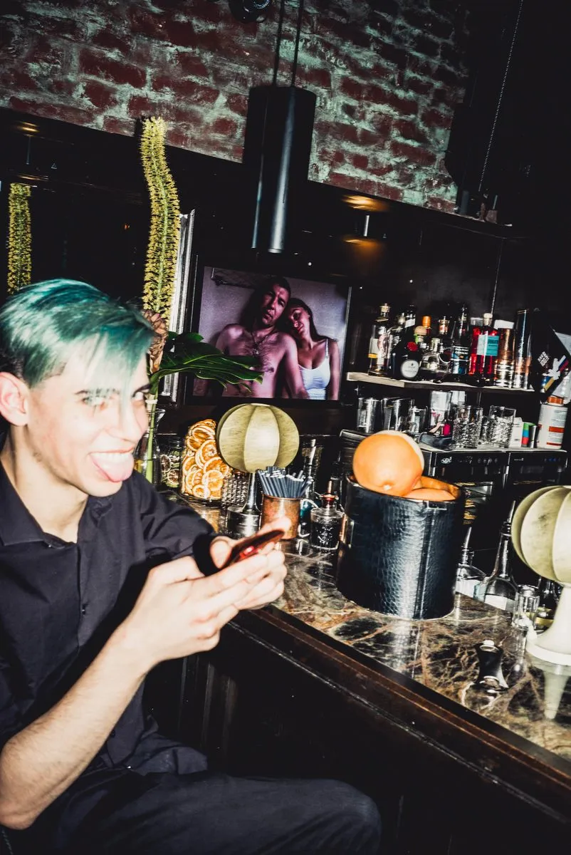 Barszene aus dem Sommer 2022 in der 100 GRAMM Bar (5)